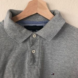 Thommy Hilfiger men’s classic shirt in size small in gray